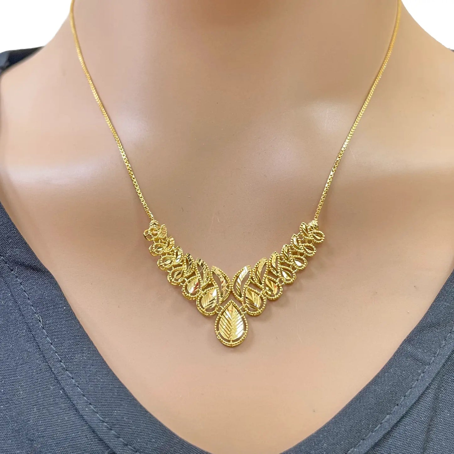 22ct Gold Milgrain Diamond-Cut Floral Leaf Necklace & Earring Jewelry Set Gold Necklace