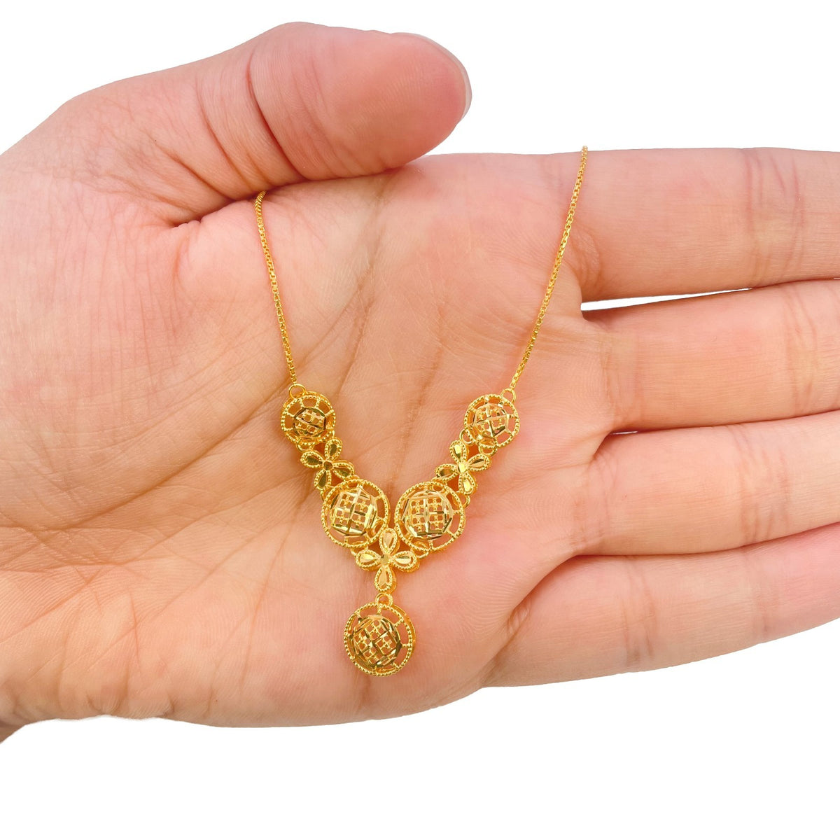 22ct Yellow Gold Medallion Necklace & Earring Set Lattice Flower
