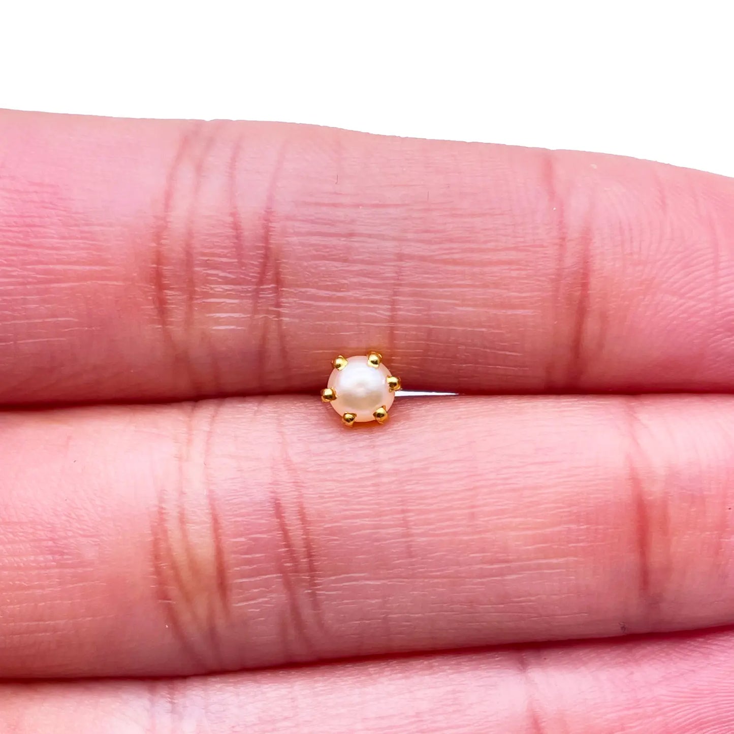 22ct Yellow Gold Freshwater Pearl Claw Single Nose Stud 4.3mm