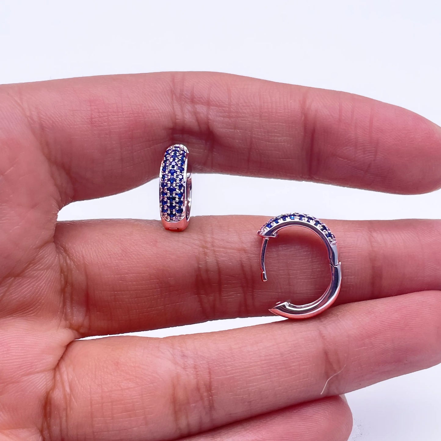 14 Carat White Gold Blue Sapphire Pair of Hoop Earrings 0.33 carats 4mm wide 