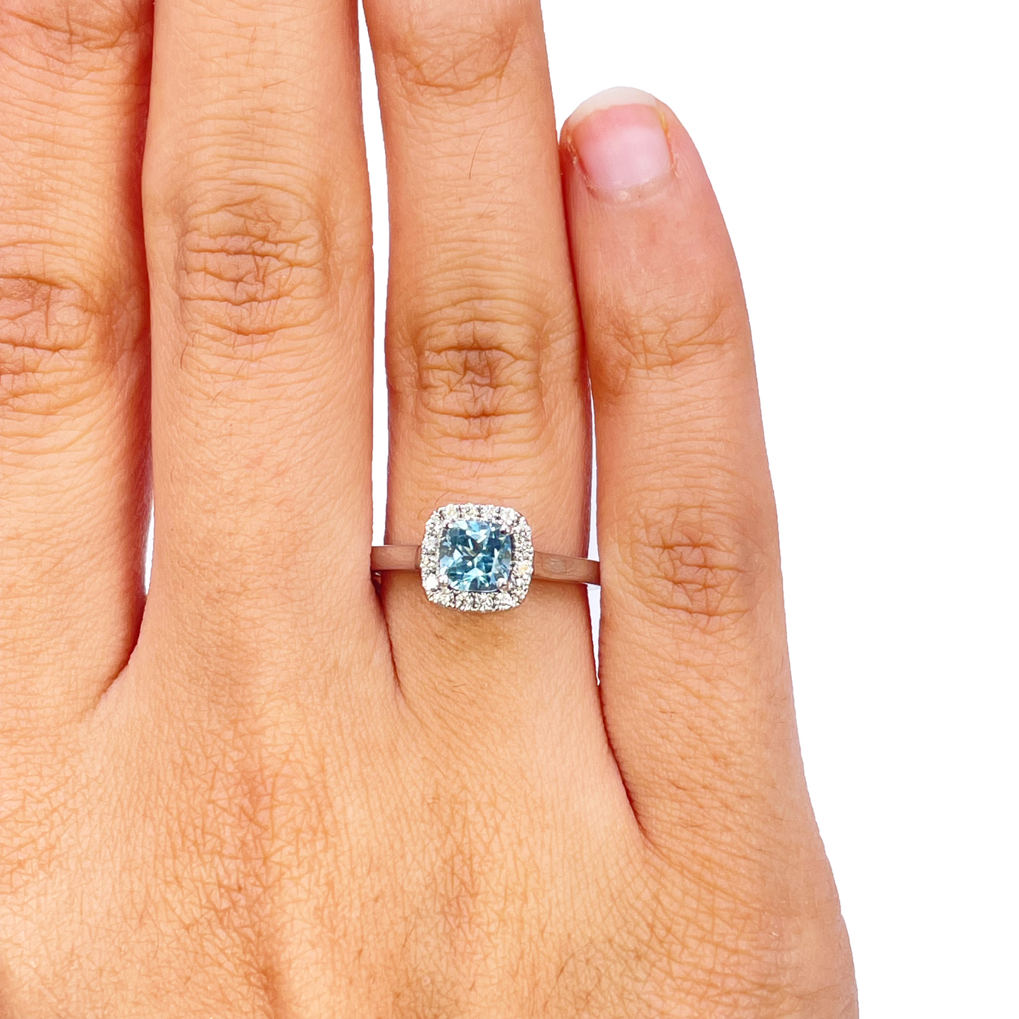 Bague coussin en or blanc 18 carats avec aigue-marine et diamants, serti halo, 0,70 carat