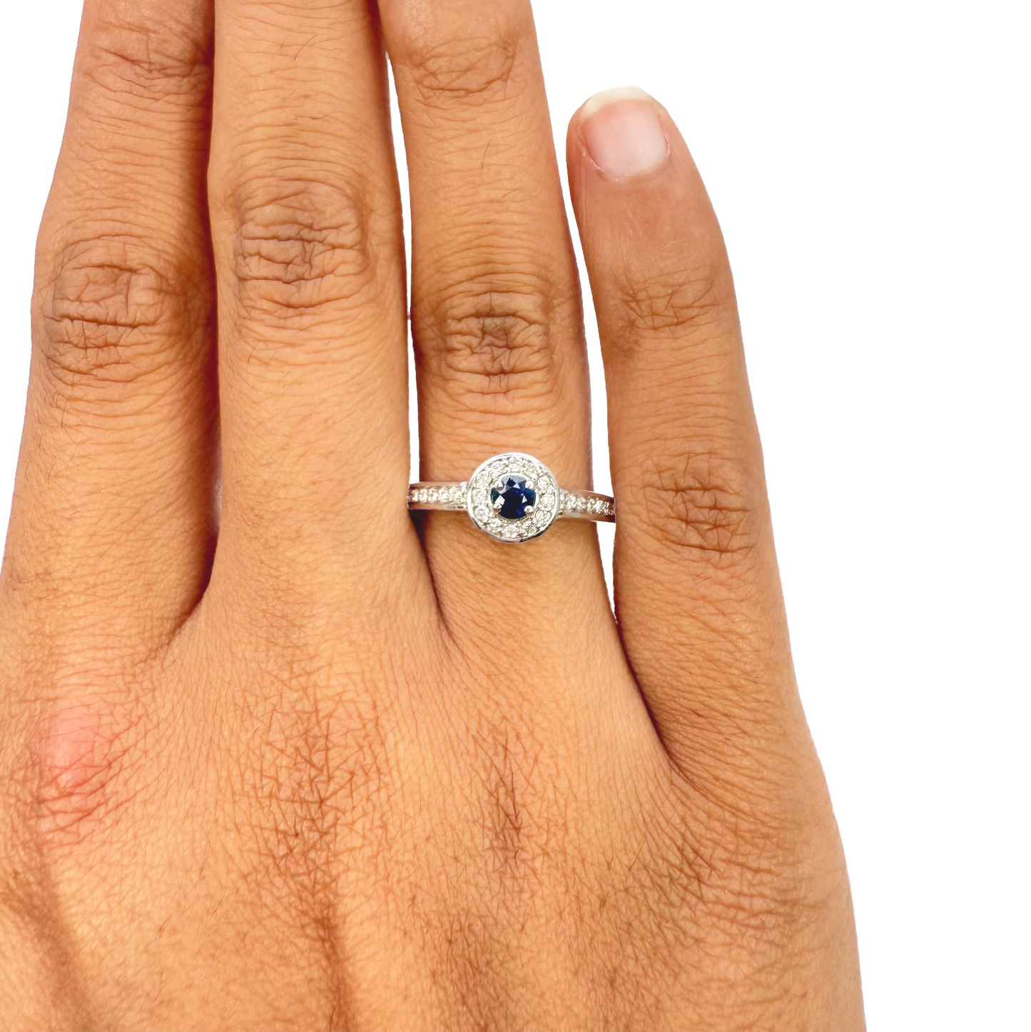 Bague demi-éternité en or 18 carats avec saphir bleu naturel et halo de diamants ronds 0.35ct