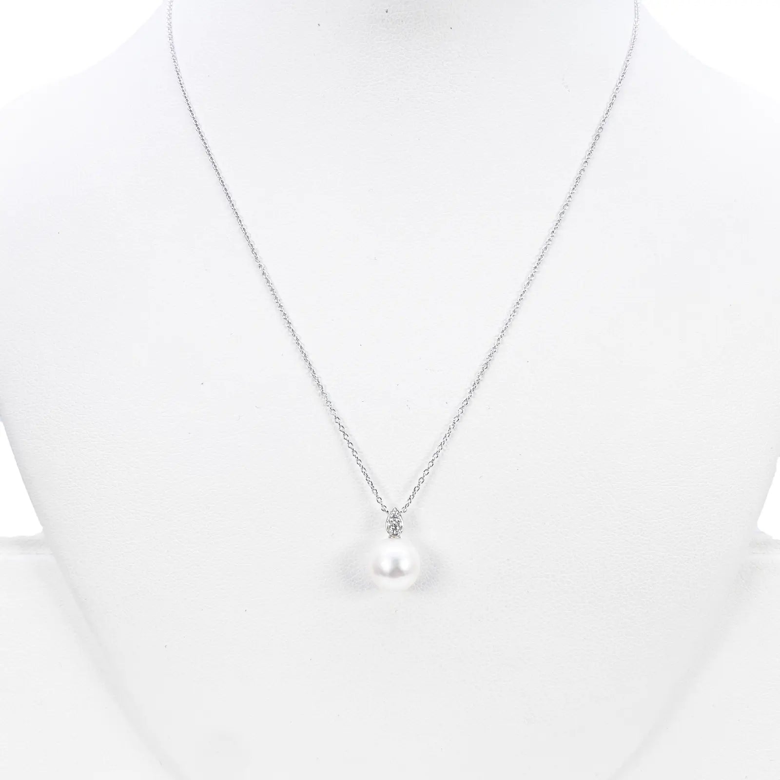 18ct Gold Natural Freshwater Pearl & Diamond Pendant Necklace 0.05ct 17 Inches 