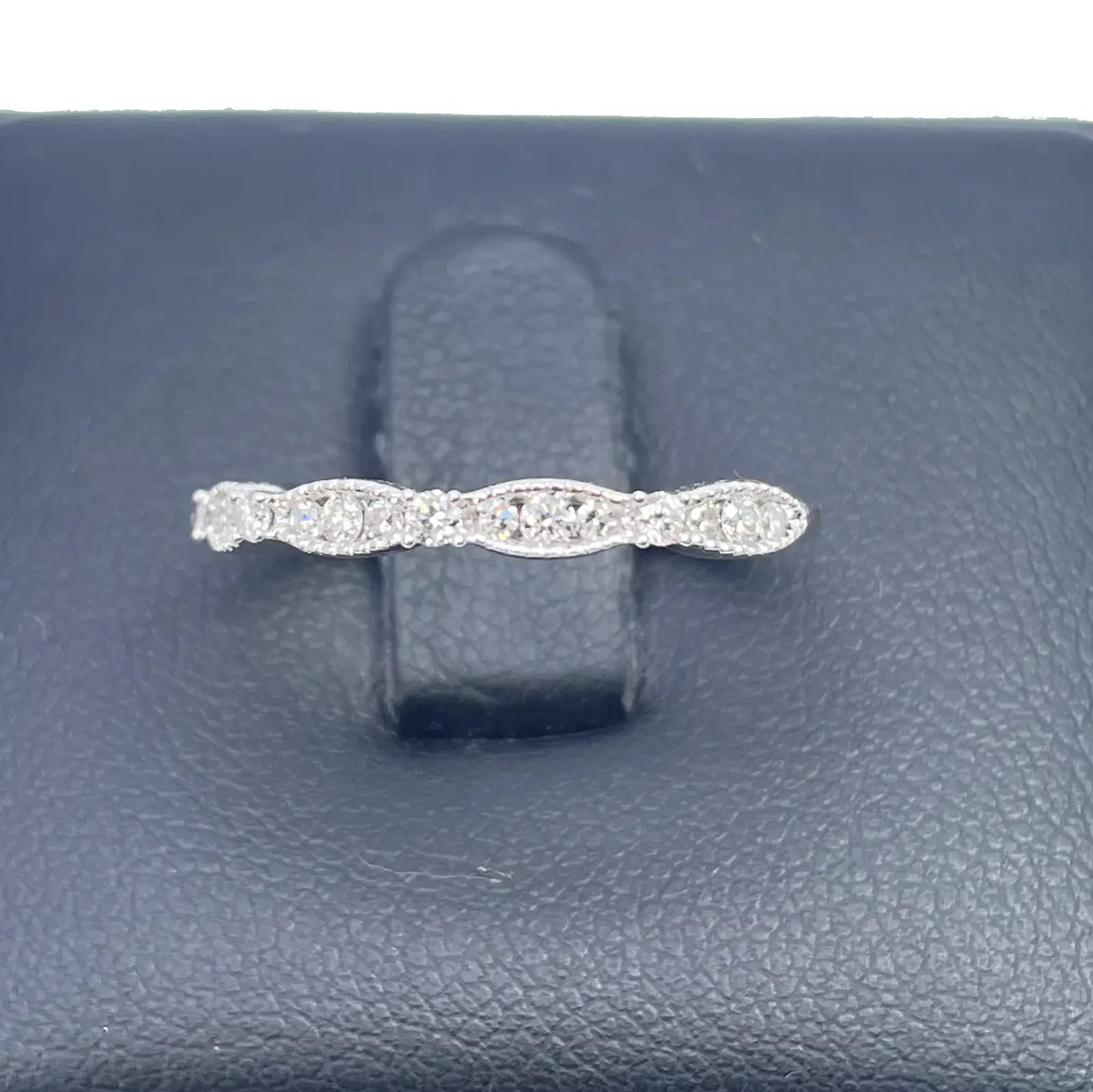 18ct White Gold Round Diamond Half  Eternity Milgrain Band 0.25ct  Diamond Ring