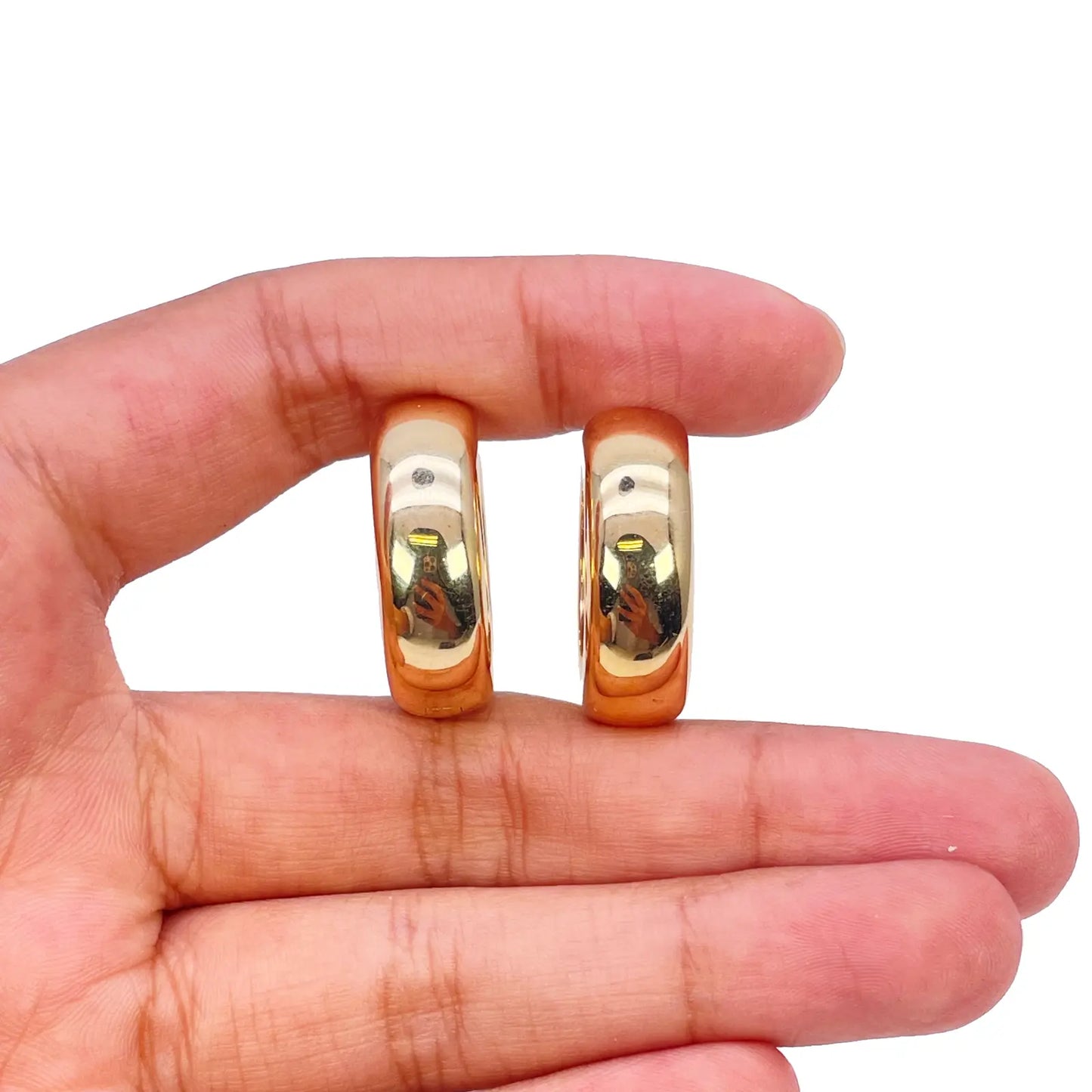 18ct Yellow Gold Hoop Huggie High Polished Earrings 8.2mm Width 18mm Diameter 