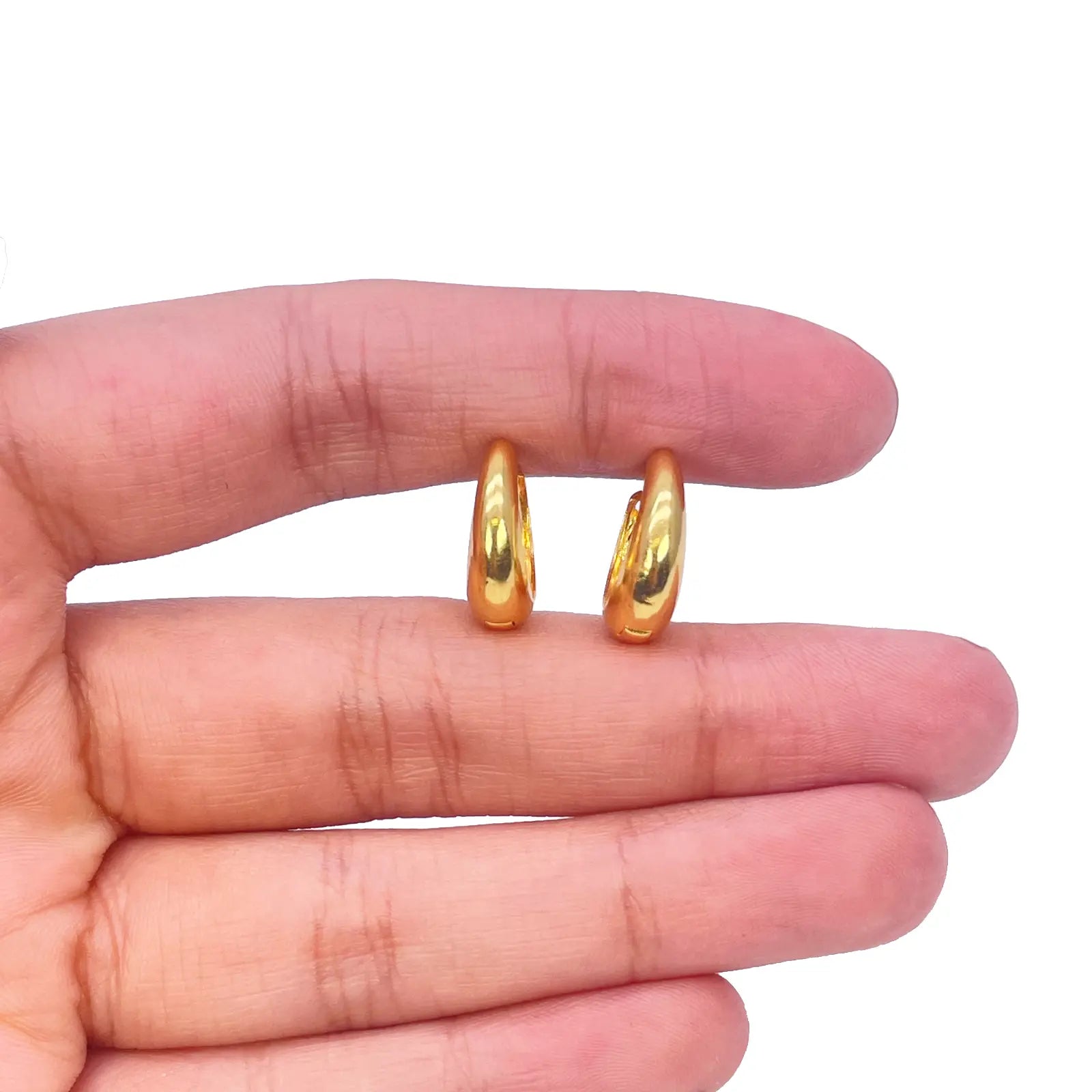 18ct Yellow Gold Pair Of High Polished Dome Hoop Huggie Earrings 10.8mm Diameter 