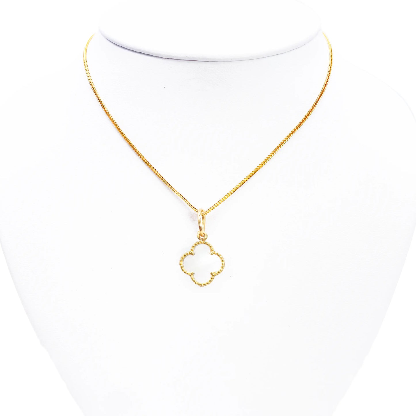 22ct Gold Mother Of Pearl Clover Pendant - 13mm Width 