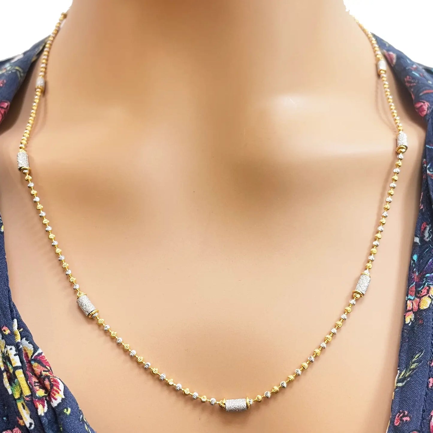22ct Yellow Gold Fancy Diamond Cut & Sparkly  Beaded Chain Necklace 22Inches 