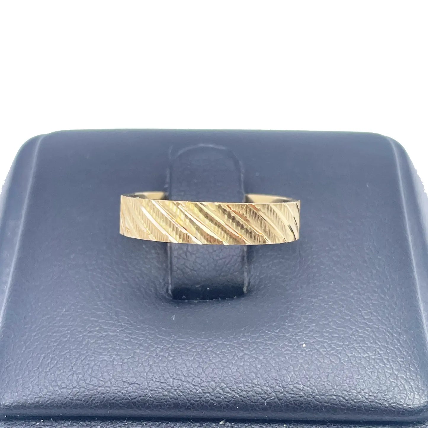 22ct Yellow Gold Fancy Textured & Diamond Cut Polished Stripes  Women's Band 4mm 