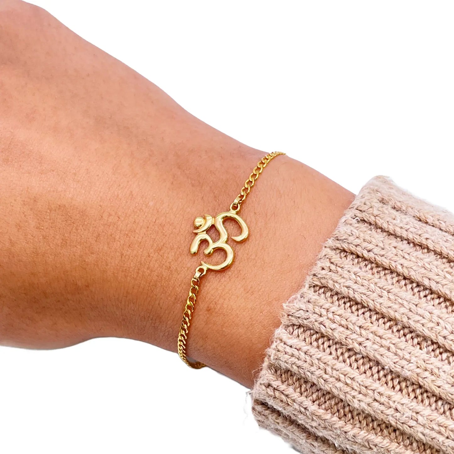 22ct Yellow Gold High Polished OM Bracelet 7 inches 