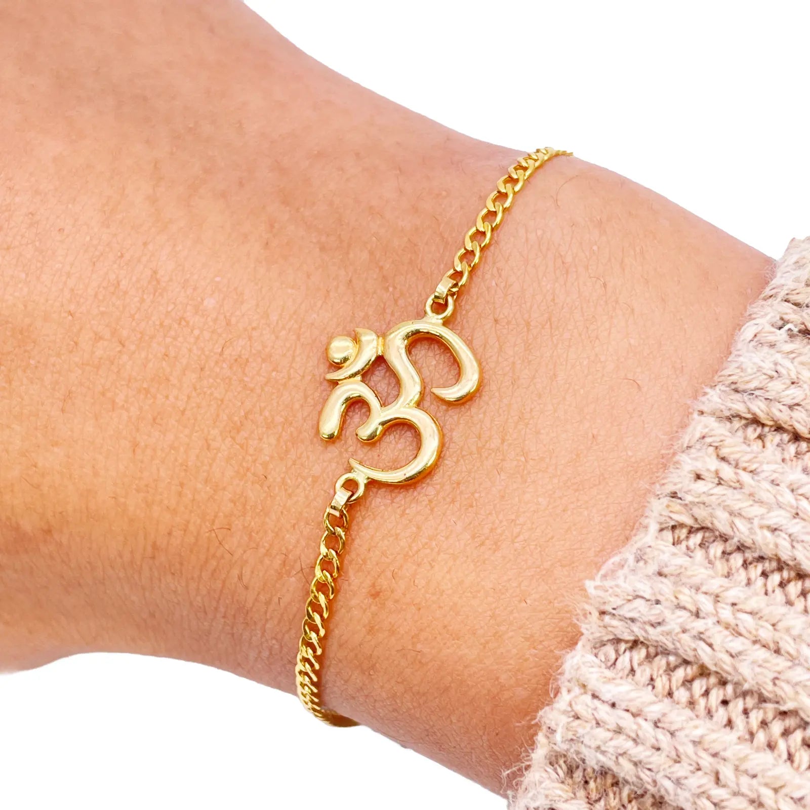 22ct Yellow Gold High Polished OM Bracelet 7 inches 