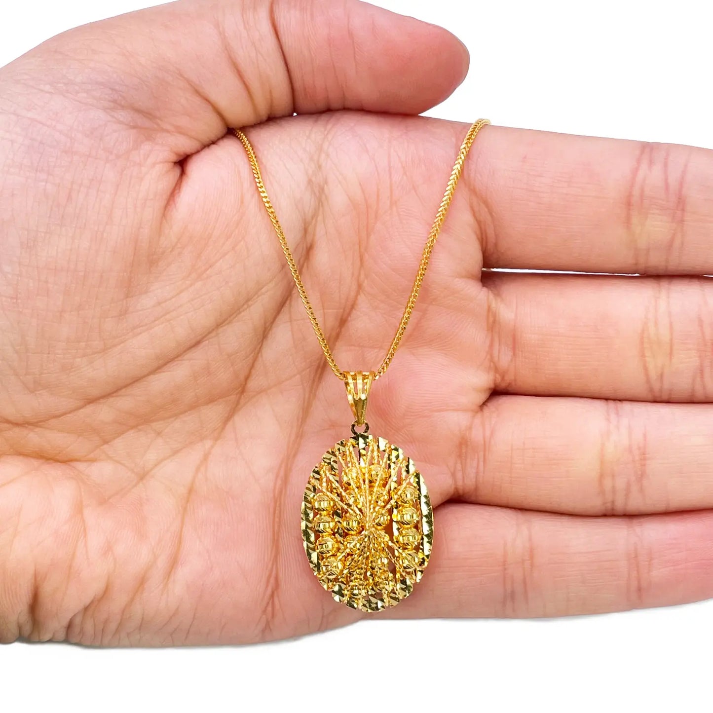 22ct Yellow Gold Sparkly Diamond Cut Mesh Beaded Oval Pendant 38mm Length 