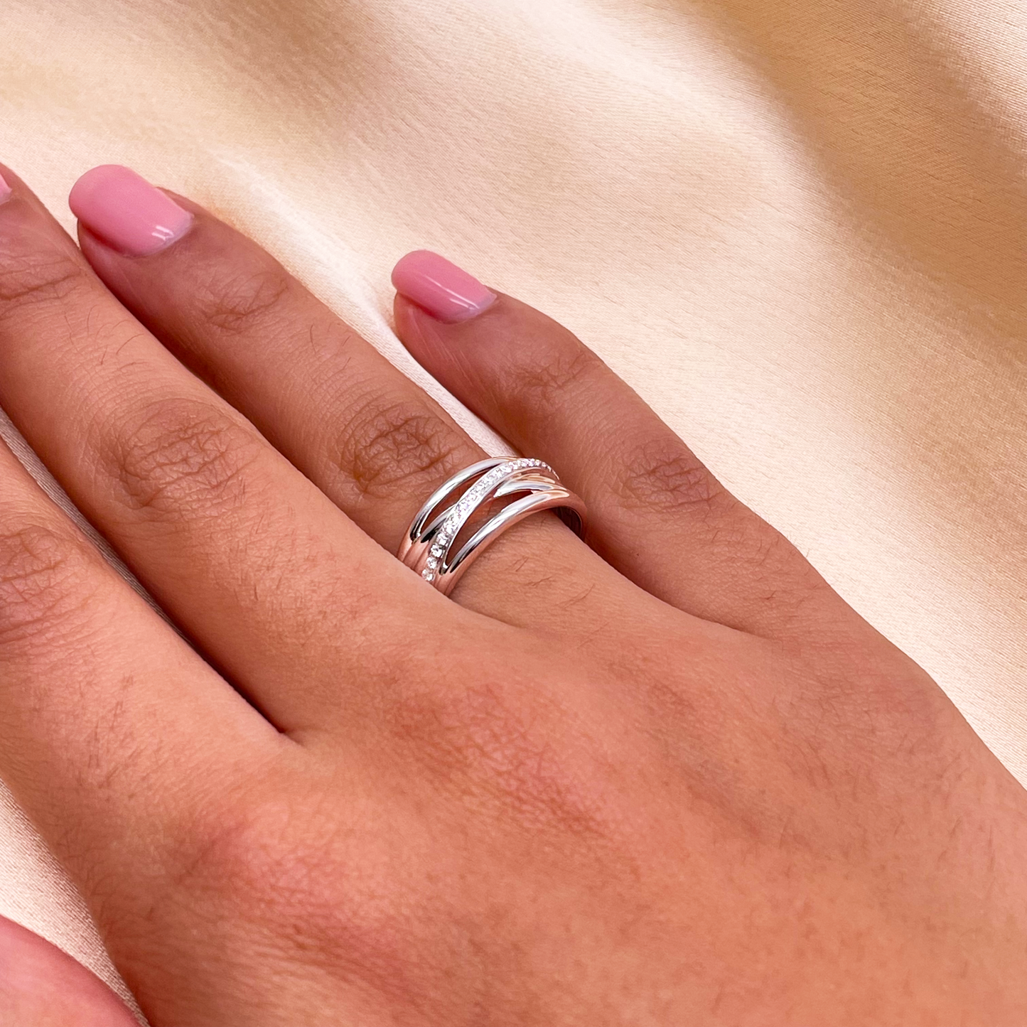 Bague Demi-Alliance Croisée Polie Diamants en Or Blanc 18 carats 0,12 carat
