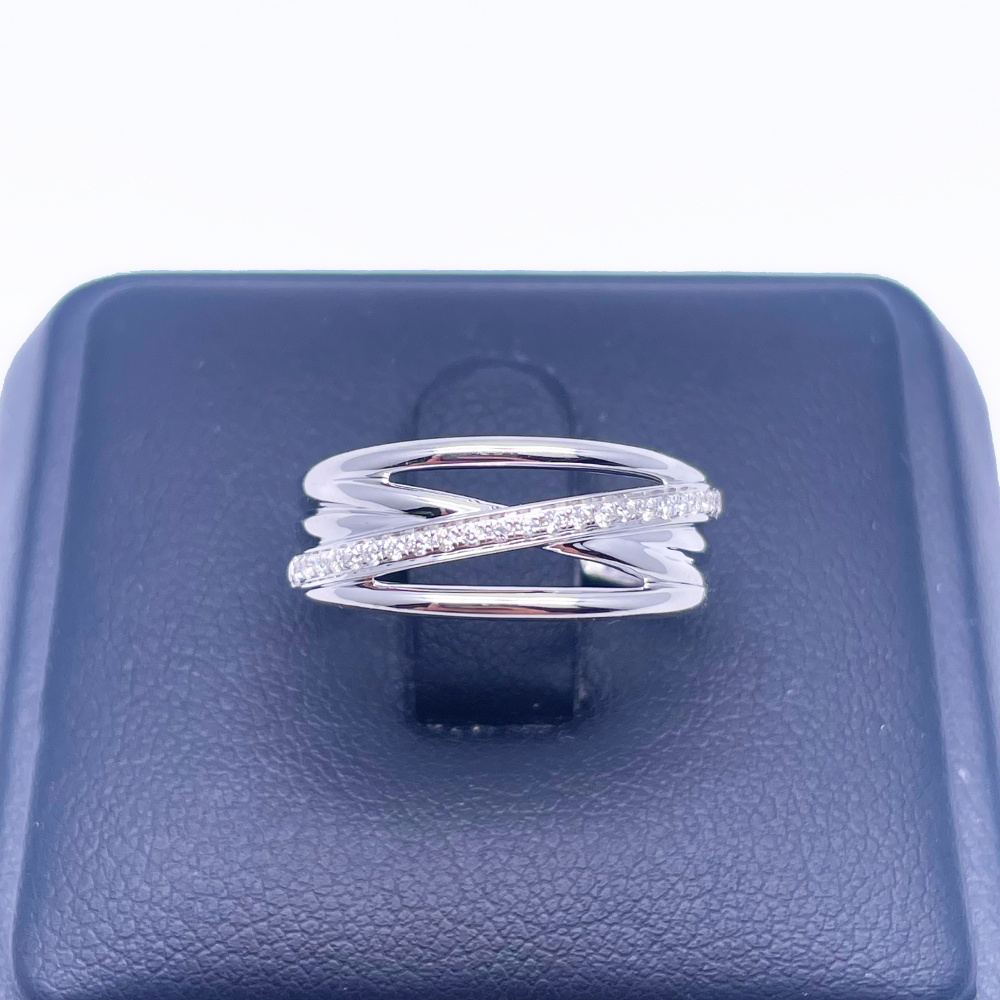 Bague Demi-Alliance Croisée Polie Diamants en Or Blanc 18 carats 0,12 carat