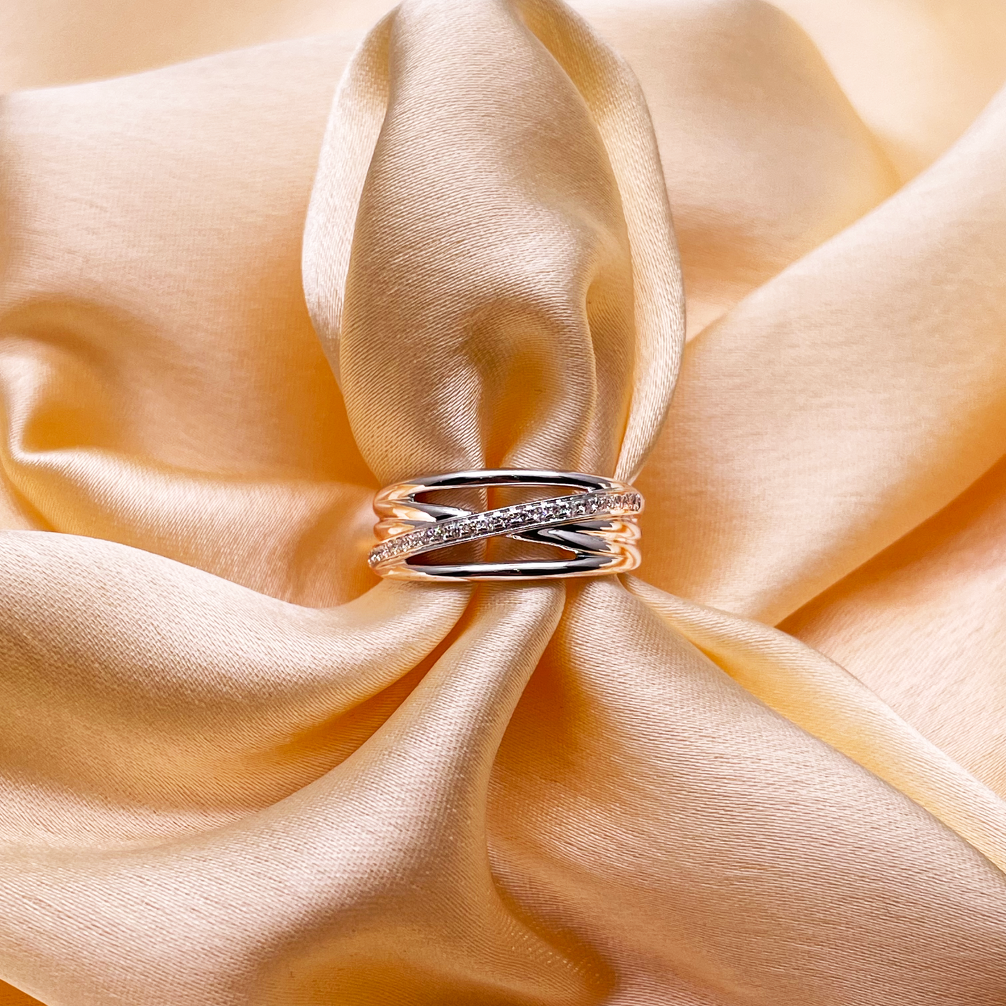 Bague Demi-Alliance Croisée Polie Diamants en Or Blanc 18 carats 0,12 carat