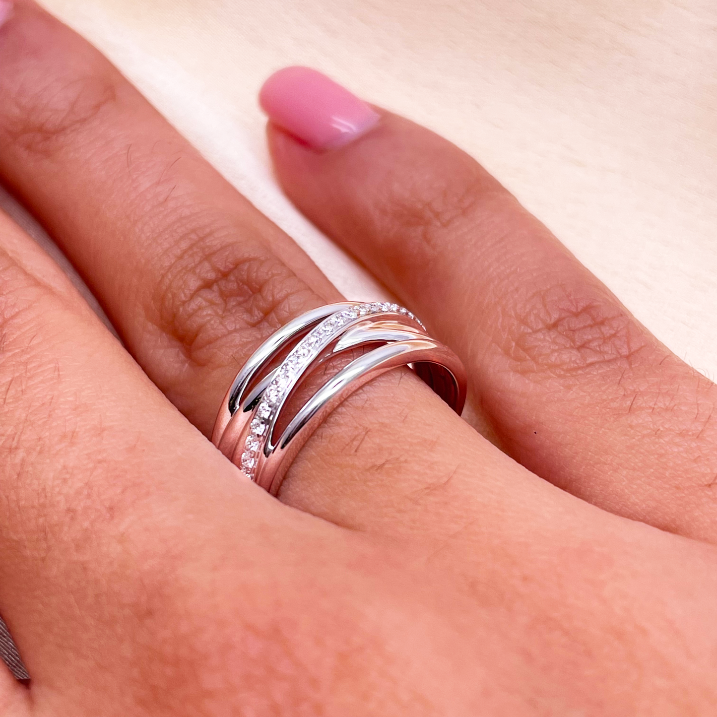 Bague Demi-Alliance Croisée Polie Diamants en Or Blanc 18 carats 0,12 carat