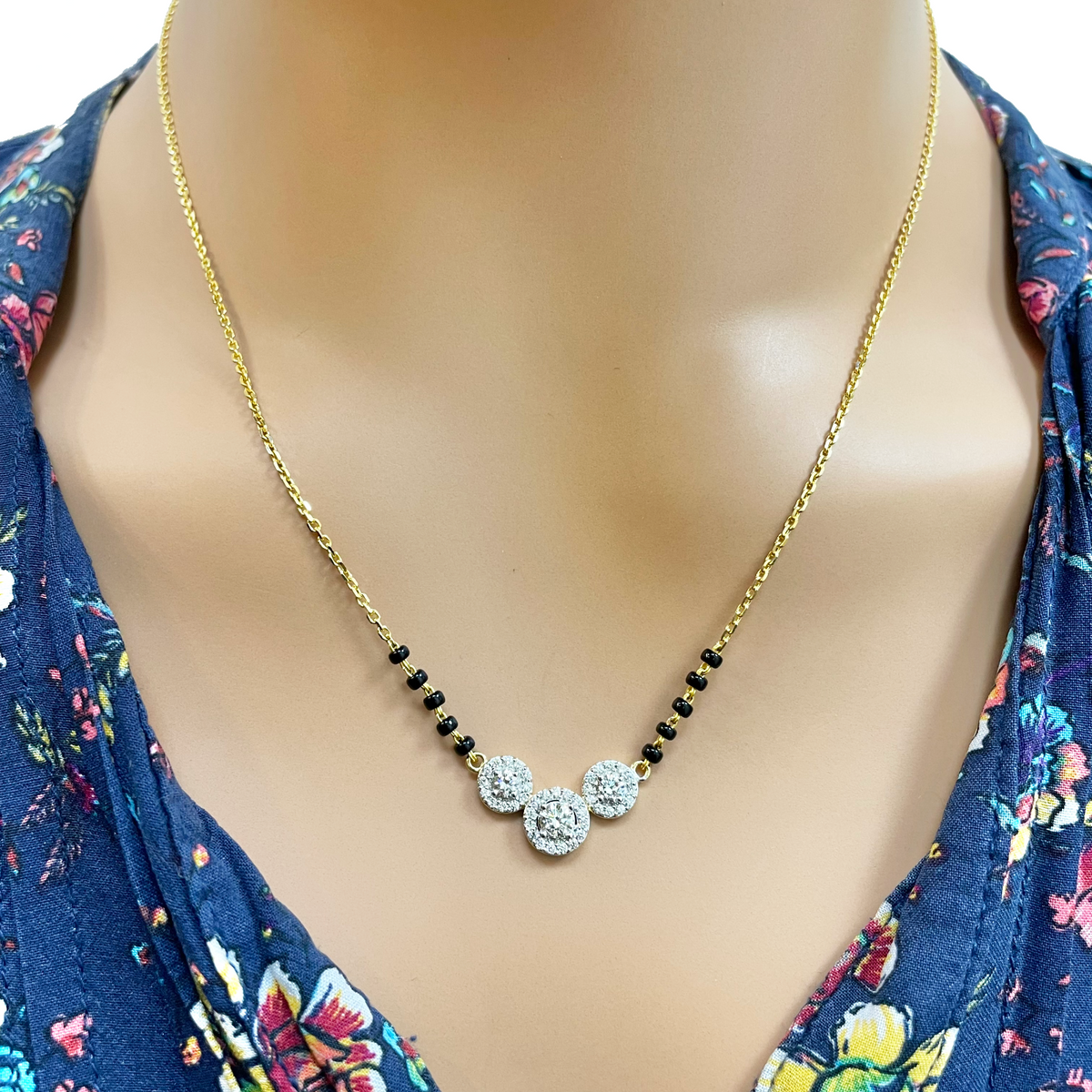 Pendentif mangalsutra triple halo en or jaune 18 carats et diamant naturel de 0,62 carat poinçonné