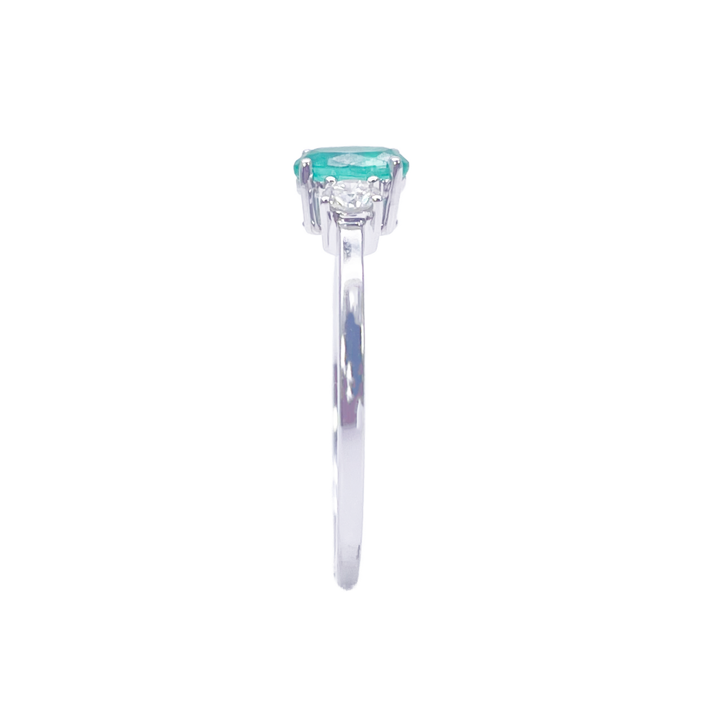 Bague en or 18 carats, émeraude et diamants, taille ronde et ovale naturelle, trois pierres 0,60 ct