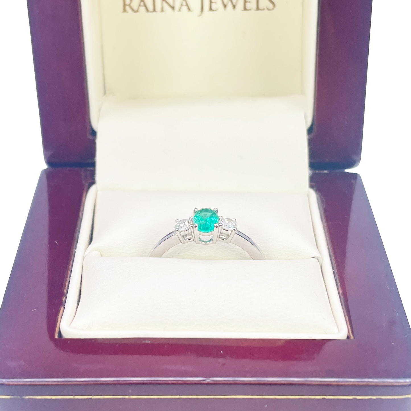 Bague en or 18 carats, émeraude et diamants, taille ronde et ovale naturelle, trois pierres 0,60 ct