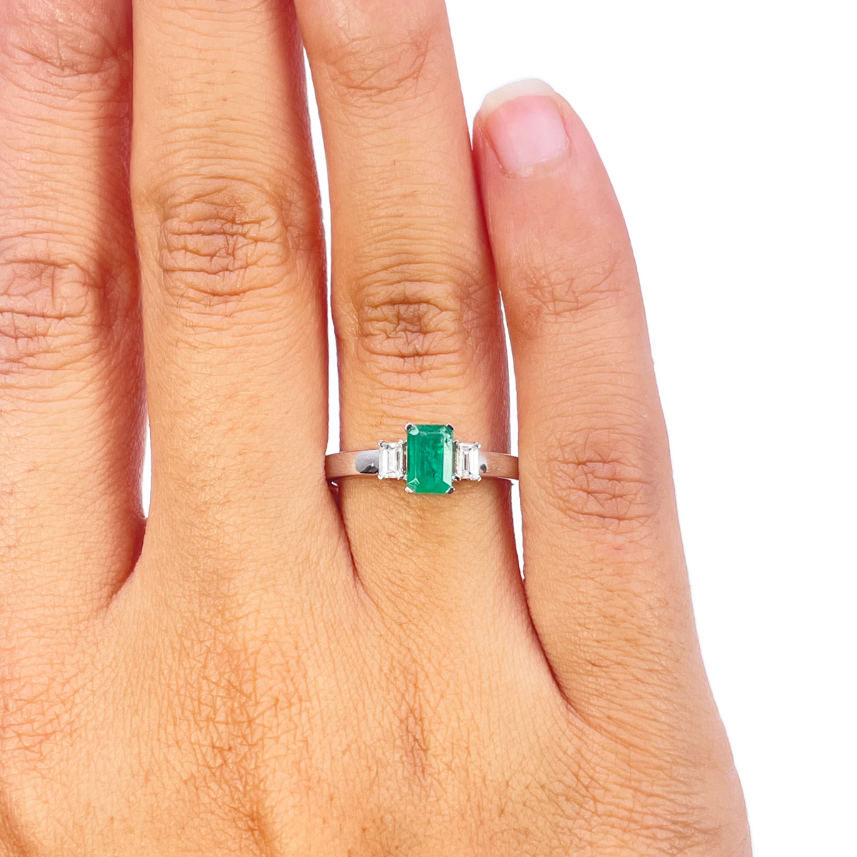 Bague en or 18 carats avec diamants et émeraudes, taille baguette et taille émeraude naturelle 0,75 carat