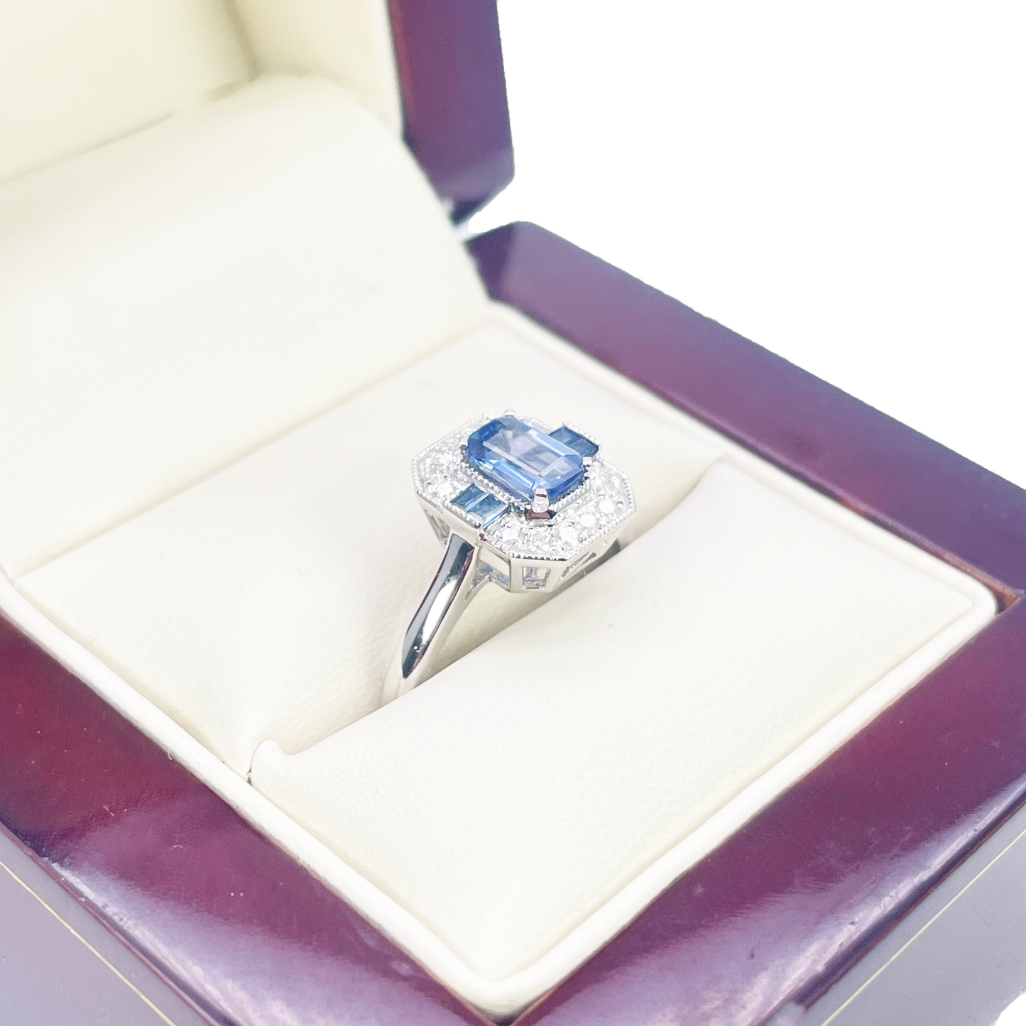 Bague halo en or 18 carats avec saphir naturel et diamants, taille ronde et émeraude, 1.00 carat