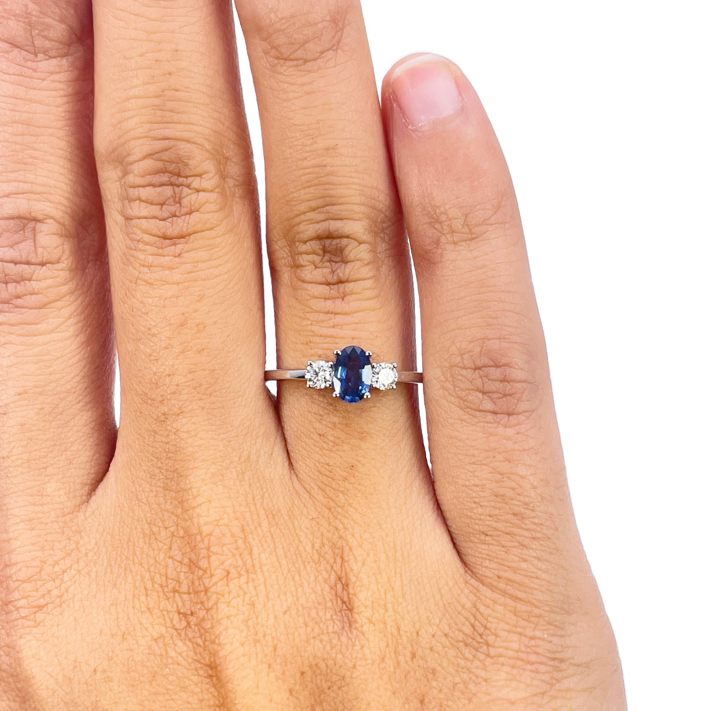 Bague trilogie en or 18 carats avec saphir naturel et diamants, taille ronde et ovale 0,65 ct