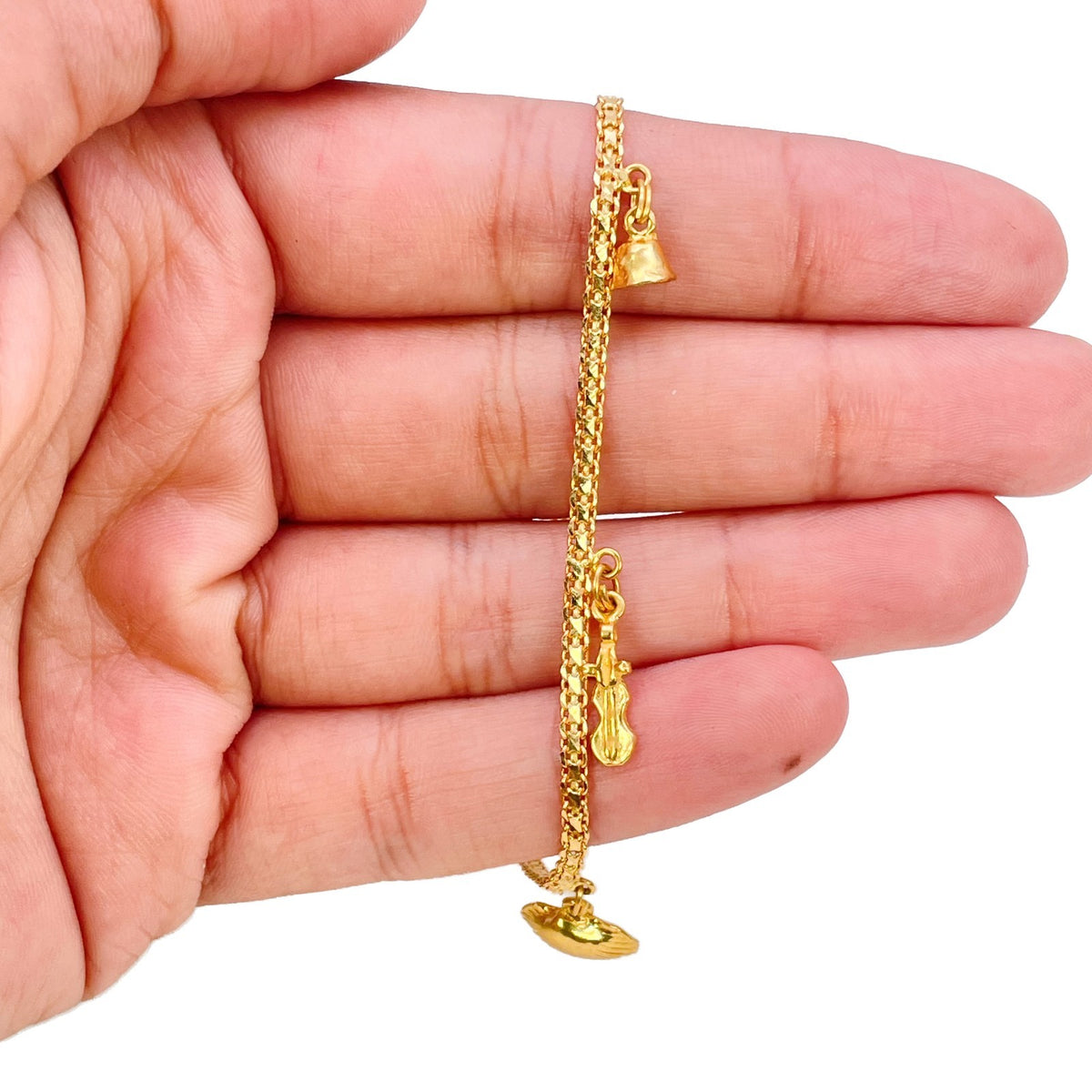 22ct Gold Multi Charm Bracelet Round Link Chain Novelty Charms