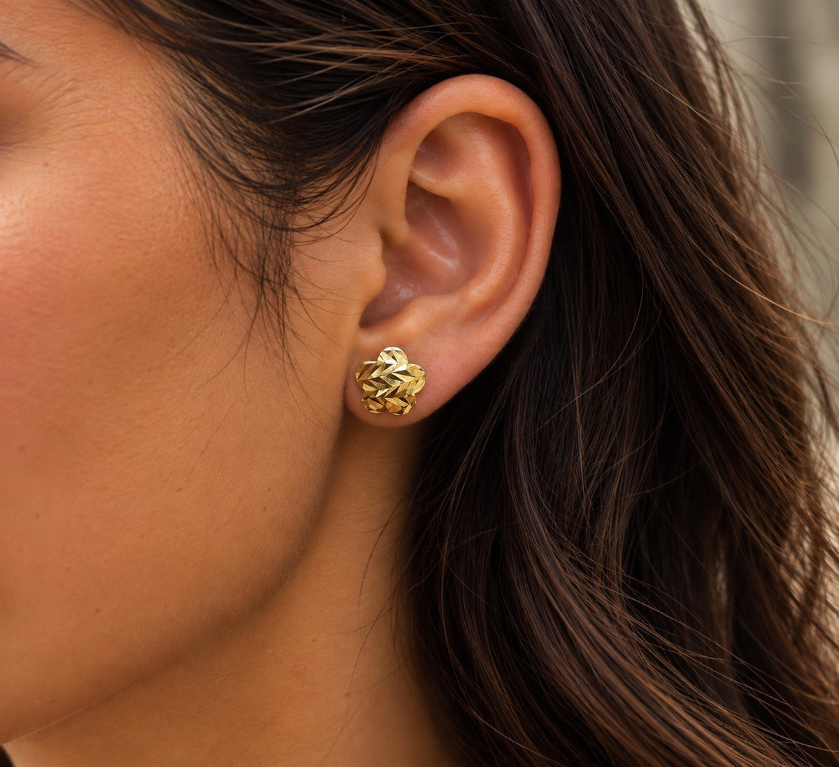 22ct Yellow Gold Diamond Cut Flower Stud Earrings Chevron Pattern