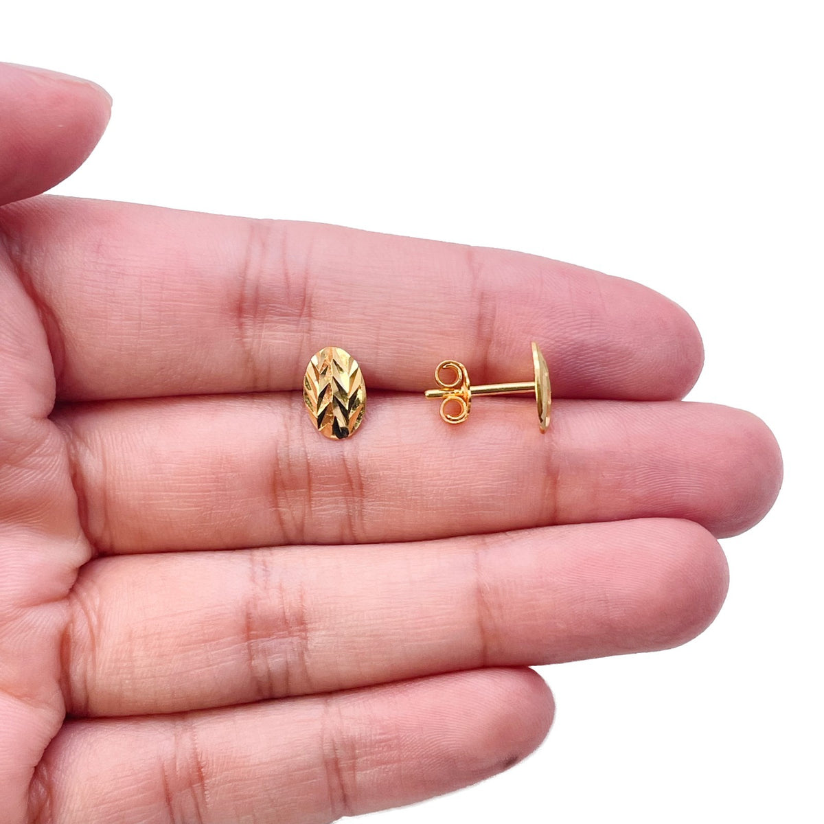 22ct Yellow Gold Diamond Cut Oval Stud Earrings Chevron Pattern