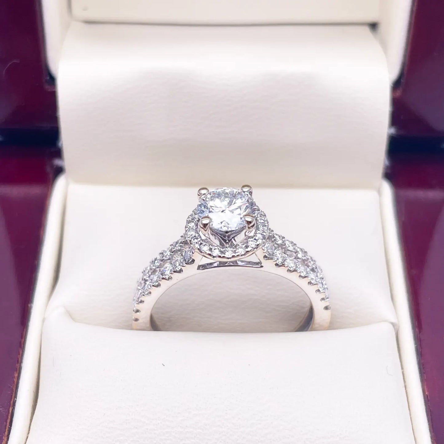 18ct White Gold Natural Round Diamond Halo Split Band Engagement Ring 1.20ct GIA  Diamond Ring