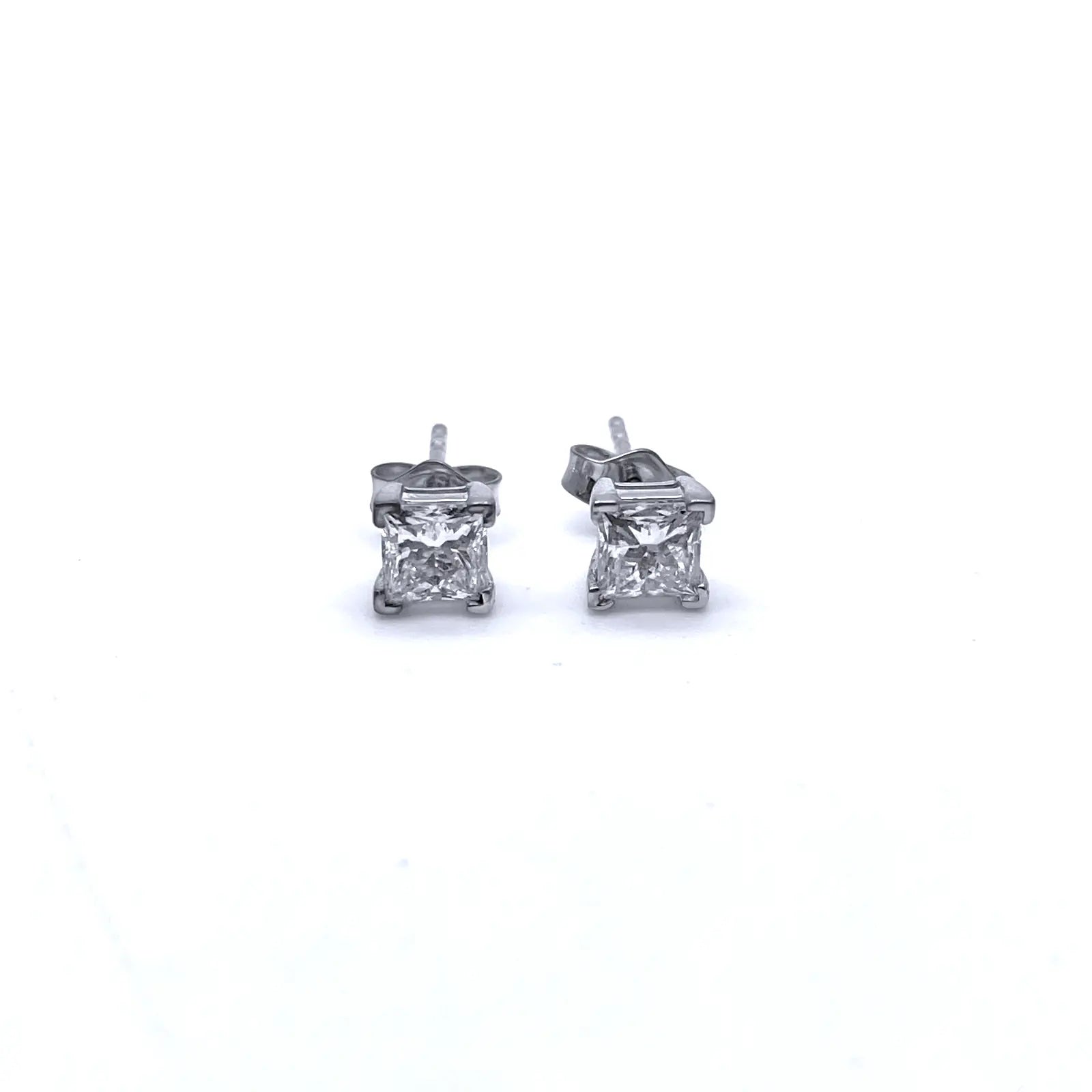 18ct White Gold Princess Cut Diamond 4-Claw Solitaire Studs 1.00ct GIA Certified 