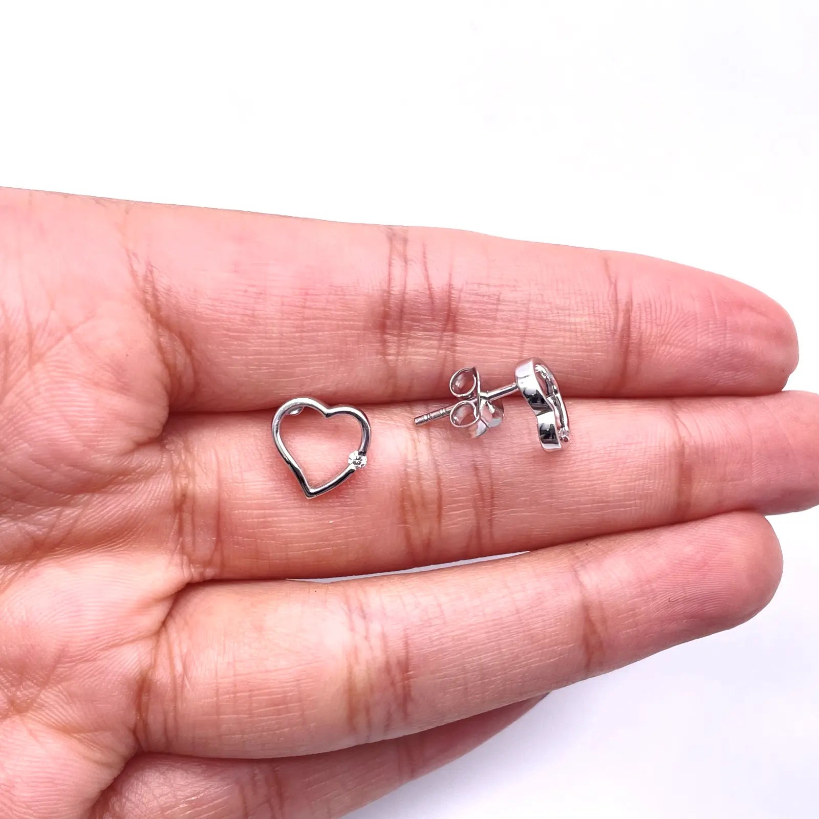 18ct White Gold Round Diamond Heart Stud Earrings 0.04ct 