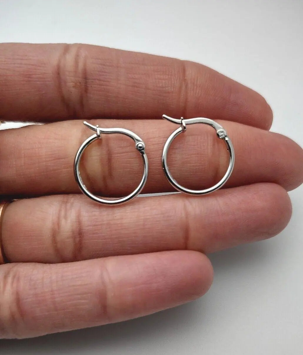 18ct White Gold Simple Round Hoop Earrings 15mm diameter 1.5gm 