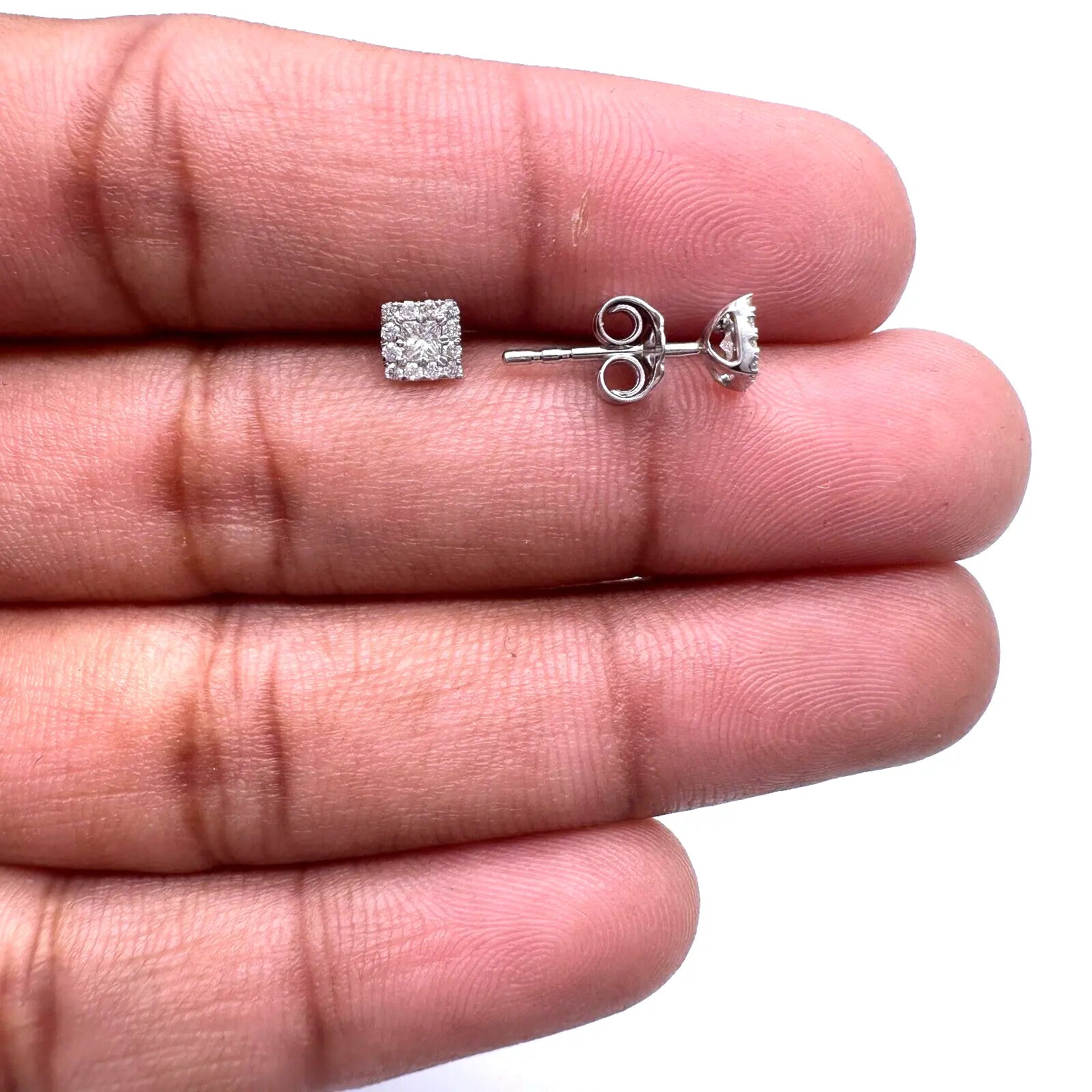 18ct White Gold & Princess Cut Diamonds Stud Earrings 0.31ct 