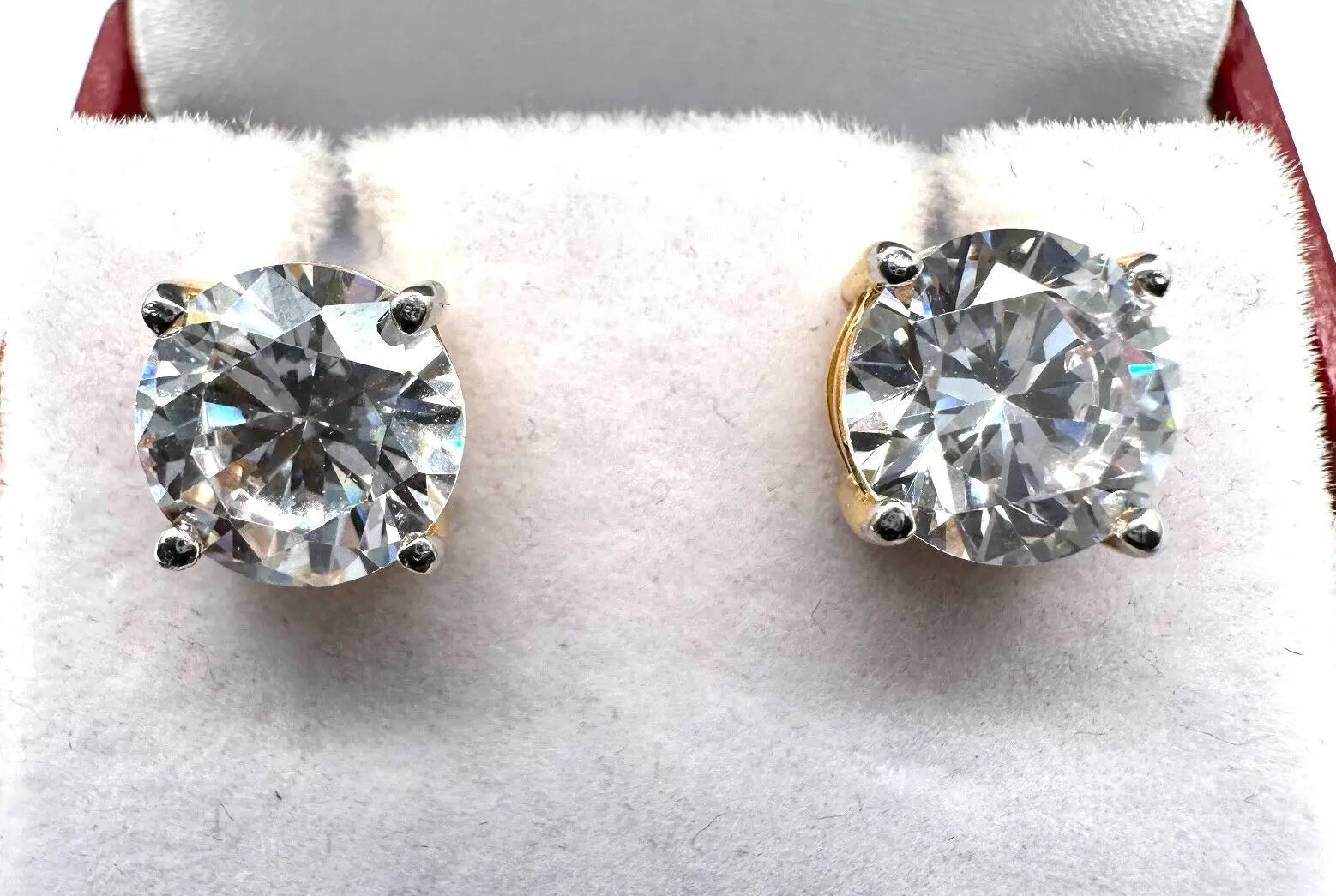 22ct Yellow Gold Round Style Cubic Zirconia Men's Stud Earrings, 3.81gm 