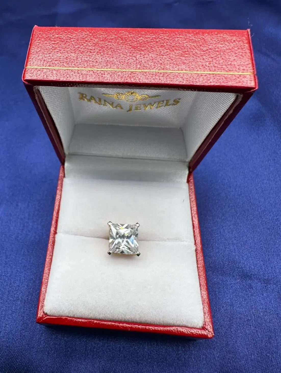22ct Yellow Gold Square Style Cubic Zirconia Men's Stud Earrings, 2.35gm 