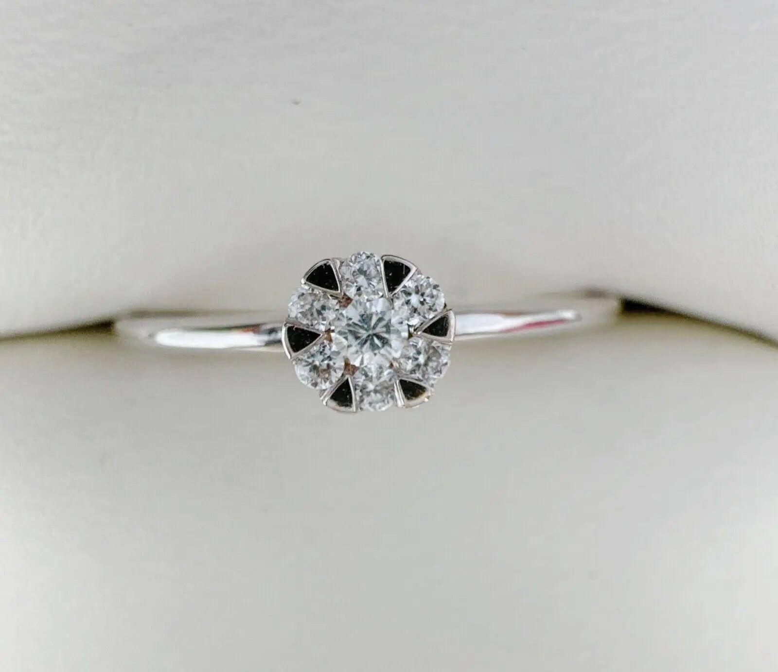 18ct White Gold  Seven Round Diamond Cluster Ring GSI¬† Other